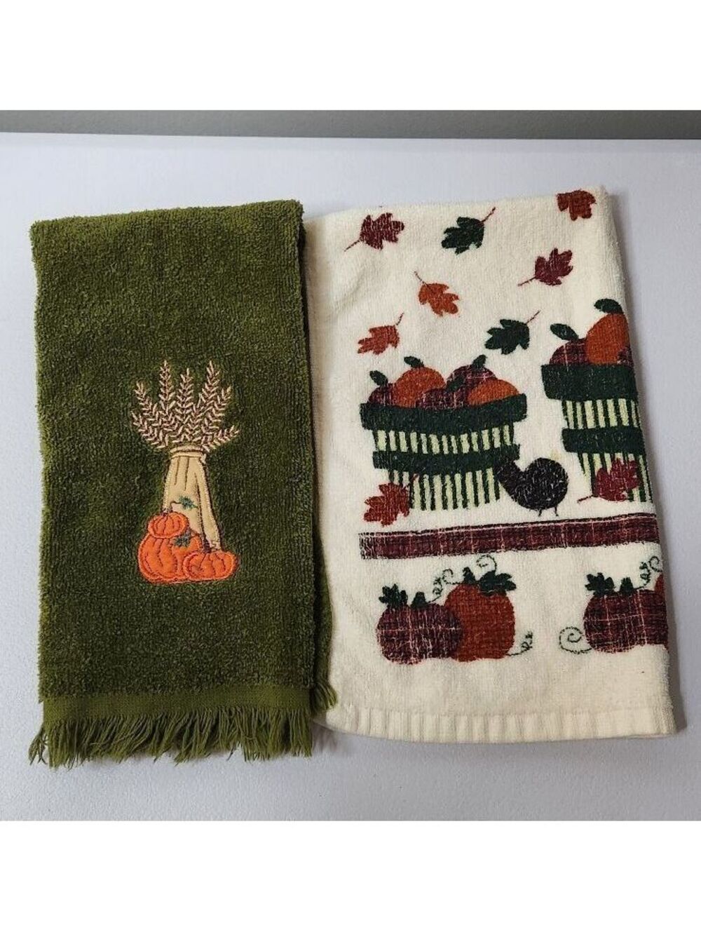 Set of 2 Cotton Kitchen Towels with Fall Harvest Pumpkin and Leaf Designs
